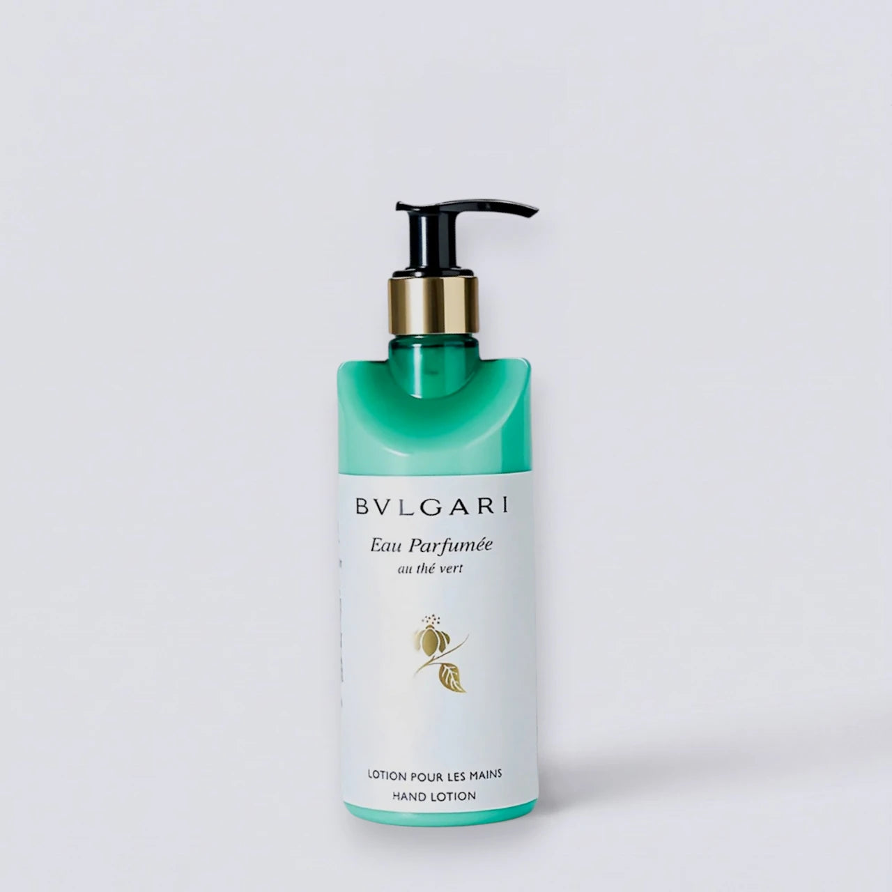 Bvlgari Green Tea Hand Lotion 300ml, the signature nourishing scent of Bvlgari Hotels & Resorts. Silky Eau Parfumée au Thé Vert hand care by Luxe Hotel Essentials.