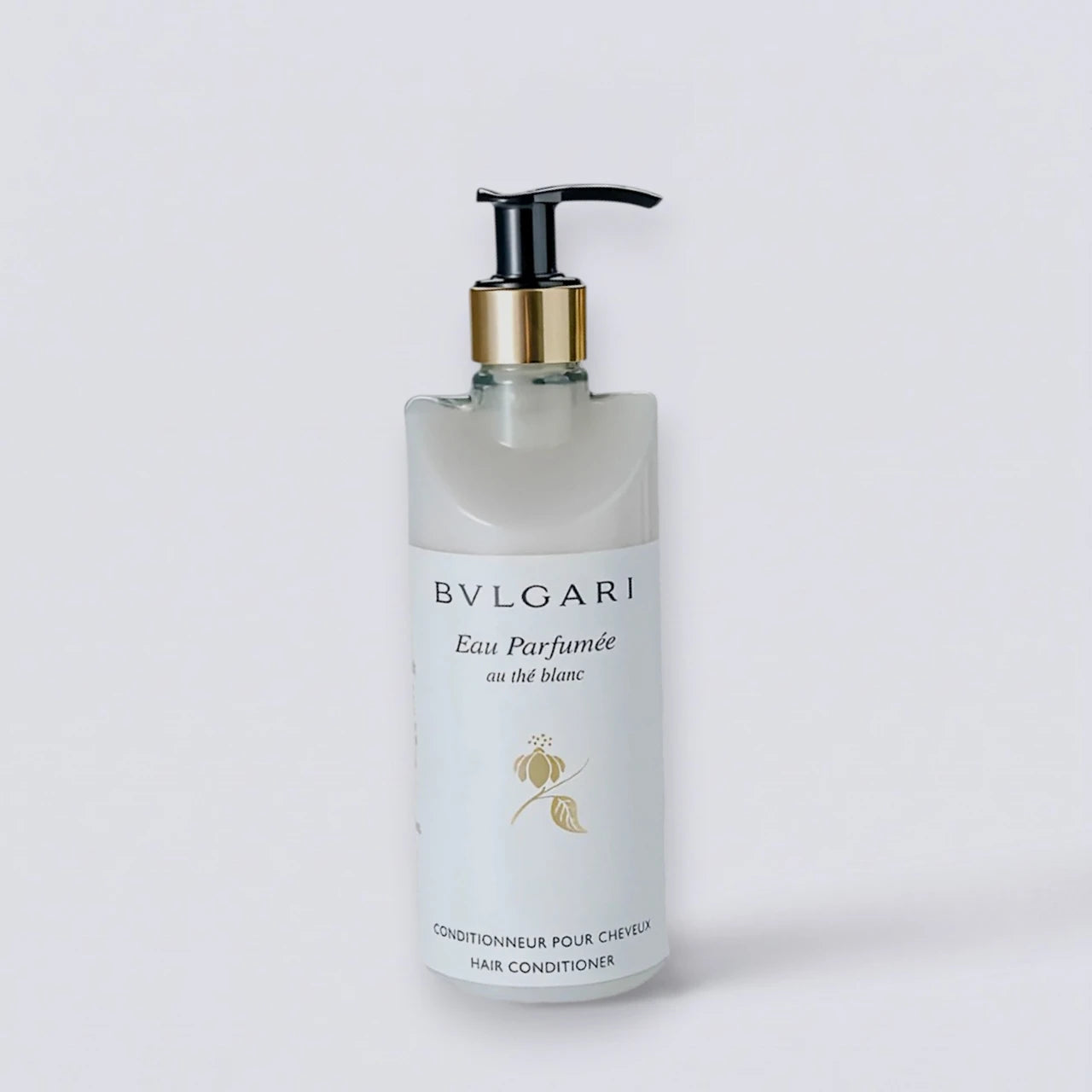 Bvlgari White Tea Conditioner 300ml, premium hair repair inspired by Bvlgari Hotel amenities. Sophisticated Himalayan tea formula by Luxe Hotel Essentials.