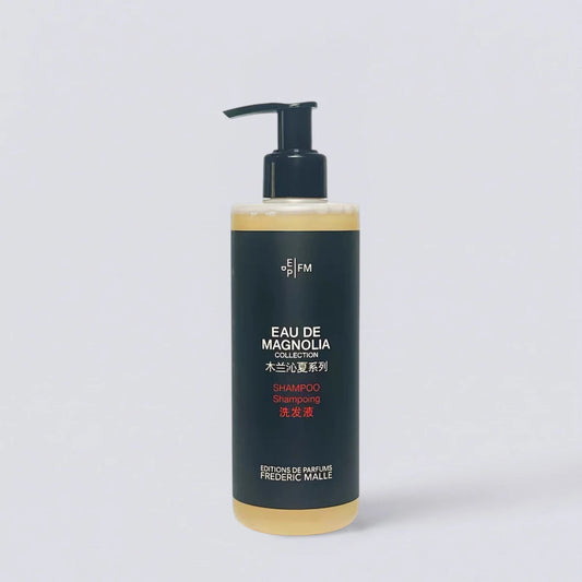Frederic Malle EAU DE MAGNOLIA Shampoo 300ml, the iconic floral scent of Four Seasons Hotels. Master-perfumer hair care by Luxe Hotel Essentials.