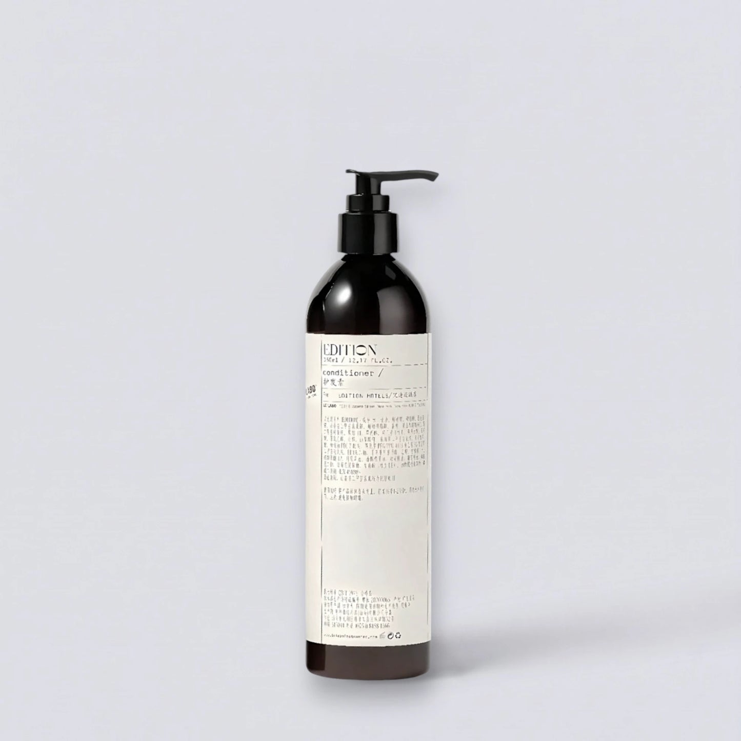 Le Labo Santal 33 Conditioner 360ml, premium hair repair with the cult-classic EDITION fragrance. Nourishing botanical formula by Luxe Hotel Essentials.