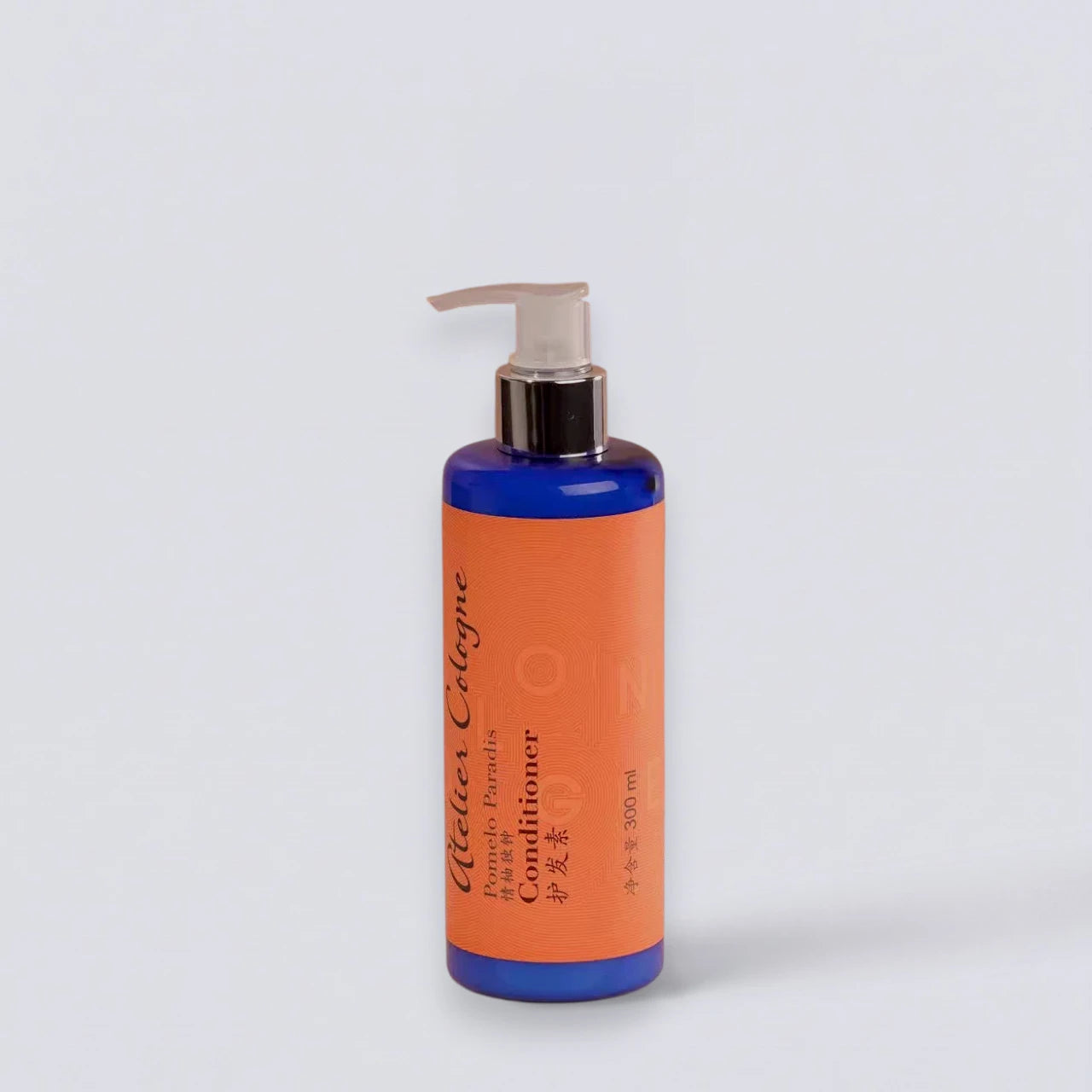 Atelier Cologne Conditioner 300ml, professional hair care inspired by Mandarin Oriental amenities. Essential oil infused formula by Luxe Hotel Essentials.