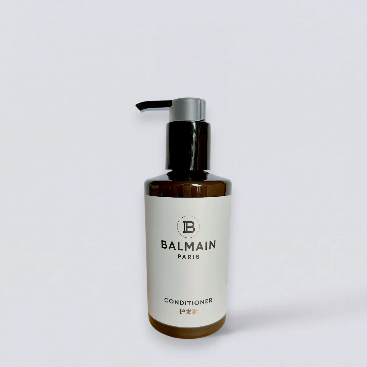 BALMAIN Paris Conditioner 300ml, premium salon-quality hair care inspired by Sofitel Hotel amenities. Nourishing formula by Luxe Hotel Essentials.